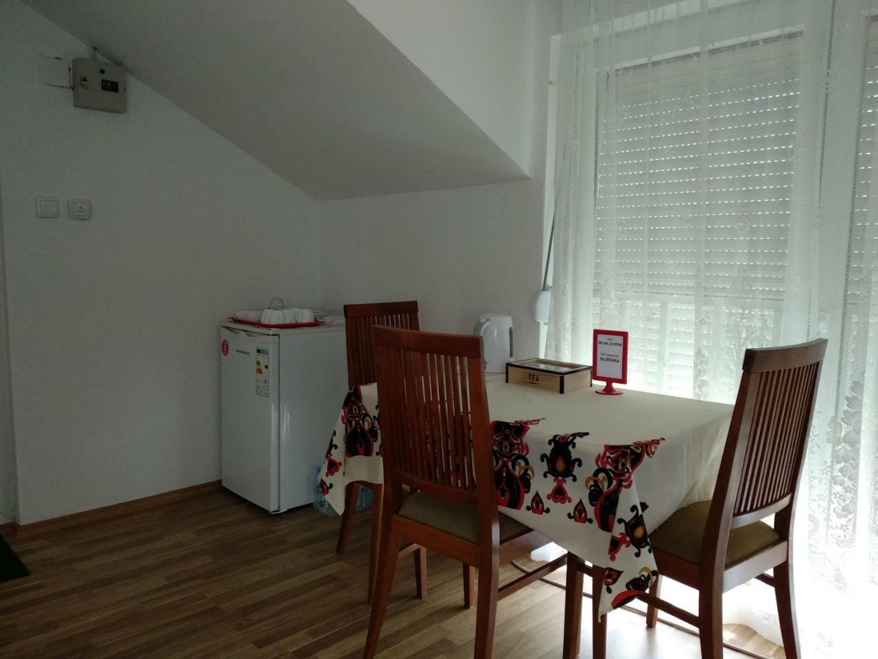 Family House Near Motorway 6 Guests 3 Bedrooms Велес Екстериор снимка